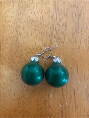 Vintage Avon Festive Green Holiday Bulb Hook Earrings